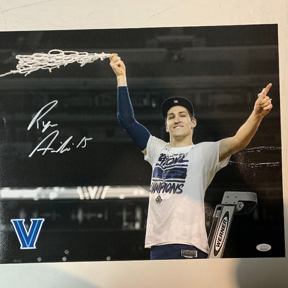 Ryan Arcidiacono Autograph Signed Villanova Wildcats 16x20 Spotlight Photo JSA